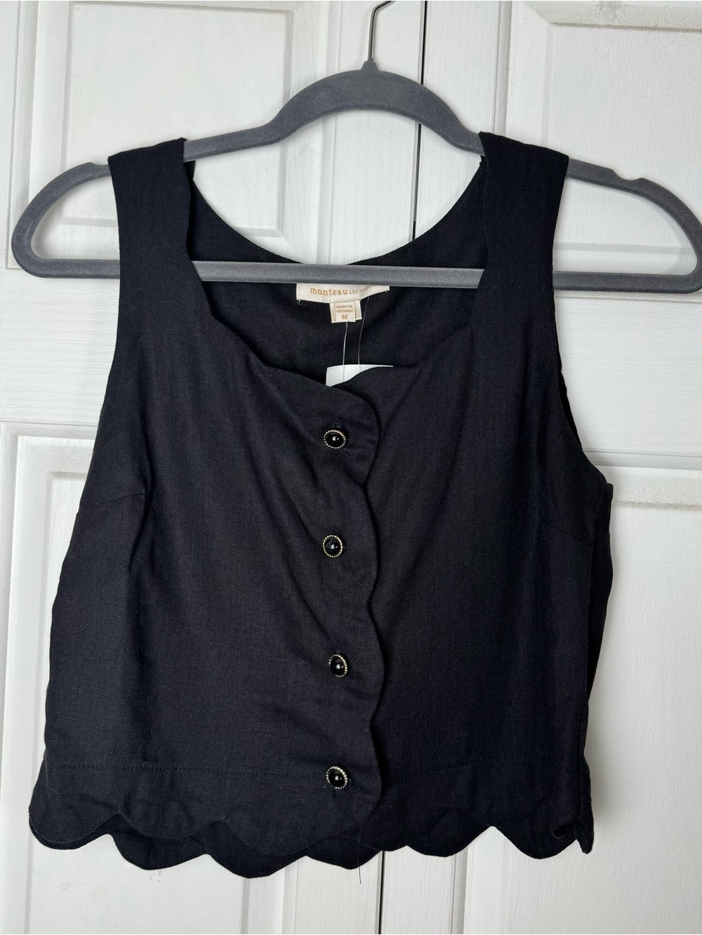 NWT Monteau Black Scallop Hem Button Tank